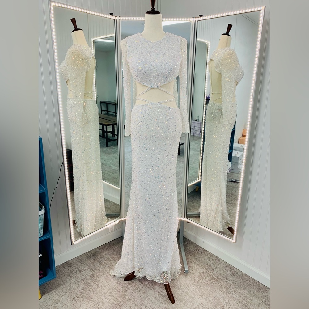 Brand New White Prom Dress, Prom Dress size 4, Aleta prom gown, sparkly prom